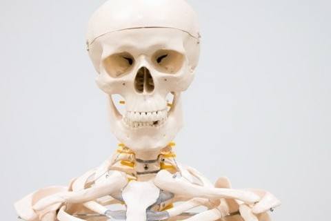 kafatasi-egriligi-ameliyati